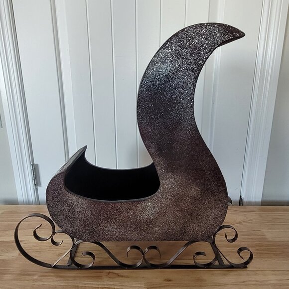 Large Wood and Metal Sleigh - Picture 3 of 5